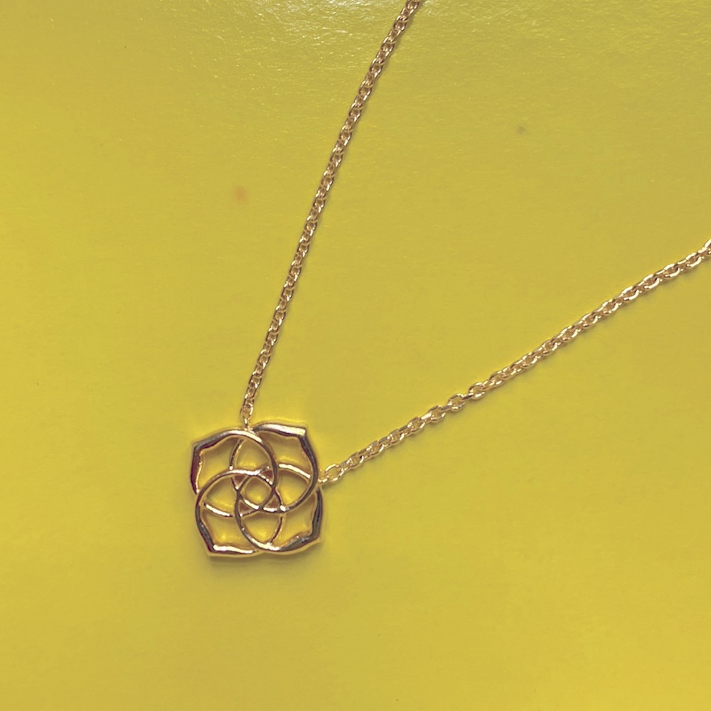 NWOT Kendra Scott gold necklace